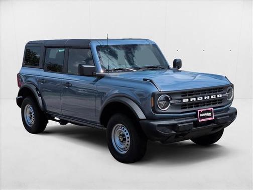 2025 Ford Bronco Base 4 Door 4x4