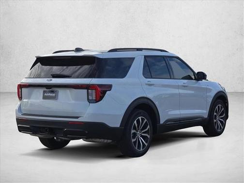 Star White Metallic Tri-Coat 2026 Ford Explorer ST-Line