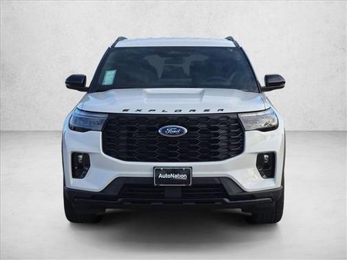 Star White Metallic Tri-Coat 2026 Ford Explorer ST-Line