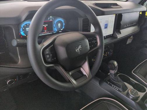 2025 Ford Bronco Base 4 Door 4x4
