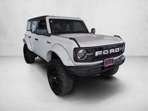 2025 Ford Bronco Base 4 Door 4x4