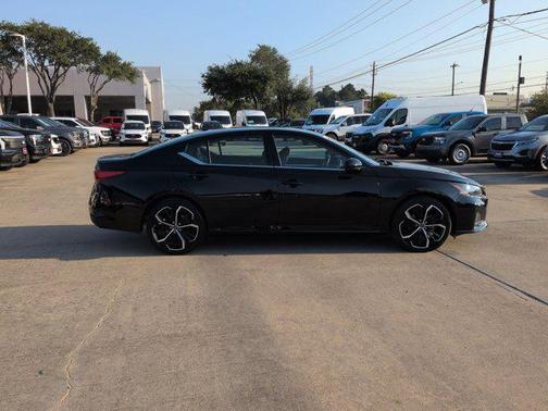 2024 Nissan Altima SR FWD