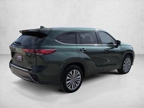 2023 Toyota Highlander Platinum
