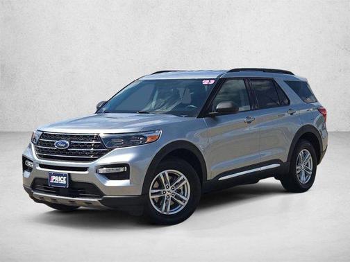 Iconic Silver Metallic 2023 Ford Explorer XLT