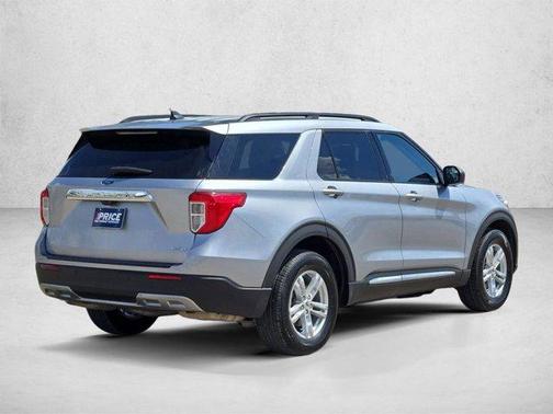 Iconic Silver Metallic 2023 Ford Explorer XLT