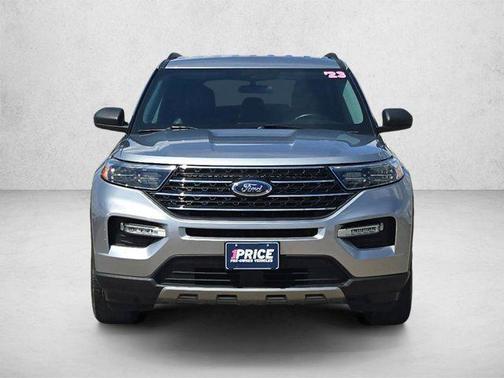 Iconic Silver Metallic 2023 Ford Explorer XLT