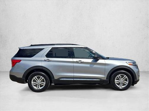 Iconic Silver Metallic 2023 Ford Explorer XLT