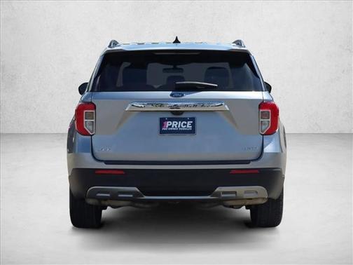 Iconic Silver Metallic 2023 Ford Explorer XLT
