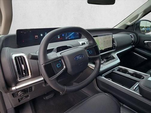 Star White Metallic Tri-Coat 2026 Ford Expedition Platinum
