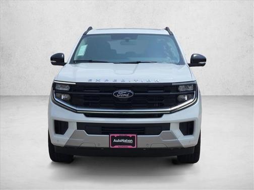 Star White Metallic Tri-Coat 2026 Ford Expedition Platinum