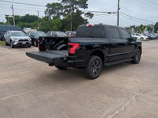 2025 Ford F-150 Lightning Flash