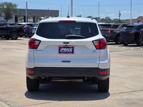 Oxford White 2019 Ford Escape SE
