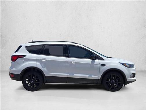 Oxford White 2019 Ford Escape SE