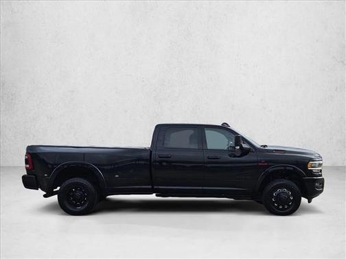 Diamond Black Crystal Pearlcoat 2020 RAM 3500 Laramie Crew Cab 4x4 8' Box