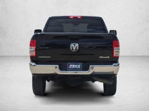 Diamond Black Crystal Pearlcoat 2024 RAM 2500 Big Horn Crew Cab 4x4 6'4' Box