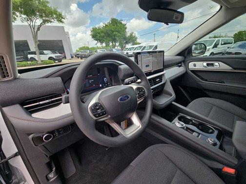 Space White Metallic 2026 Ford Explorer Active