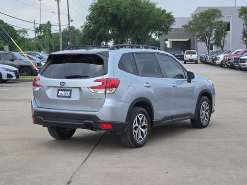 Ice Silver Metallic 2024 Subaru Forester Premium