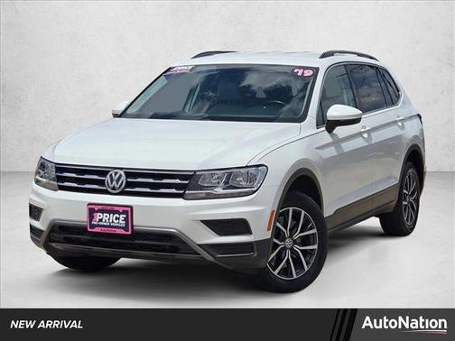 Pure White 2019 Volkswagen Tiguan 2.0T SE