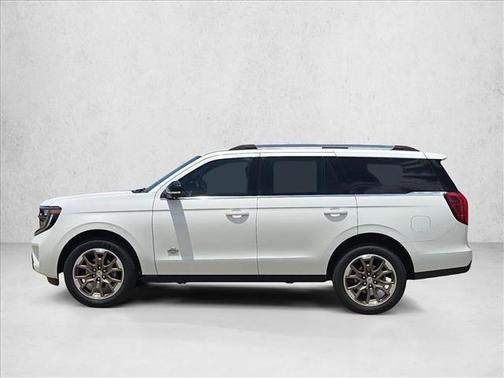 Star White Metallic Tri-Coat 2025 Ford Expedition King Ranch