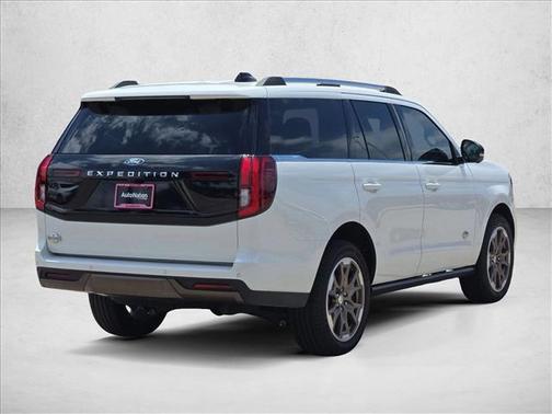 Star White Metallic Tri-Coat 2025 Ford Expedition King Ranch