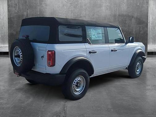 2025 Ford Bronco Base 4 Door 4x4