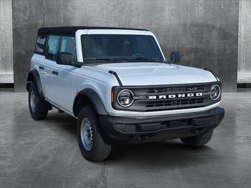 2025 Ford Bronco Base 4 Door 4x4