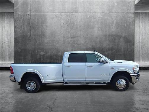 2022 RAM 3500 Laramie Crew Cab 4x4 8' Box