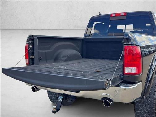 Brilliant Black Crystal Pearlcoat 2017 RAM 1500 Lone Star