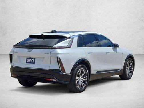 Crystal White Tricoat 2024 Cadillac LYRIQ Luxury