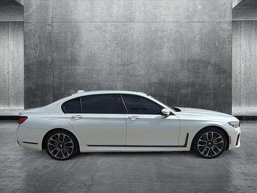 2022 BMW 750 i xDrive