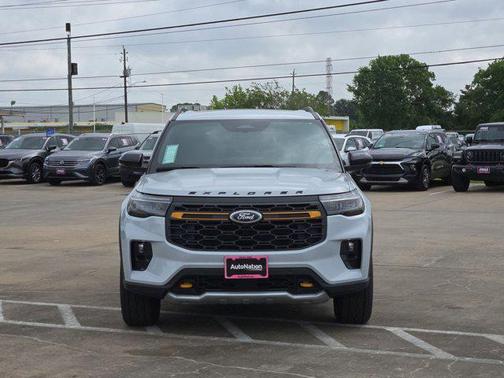 Space White Metallic 2026 Ford Explorer Tremor