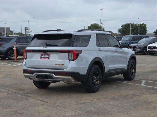Space White Metallic 2026 Ford Explorer Tremor