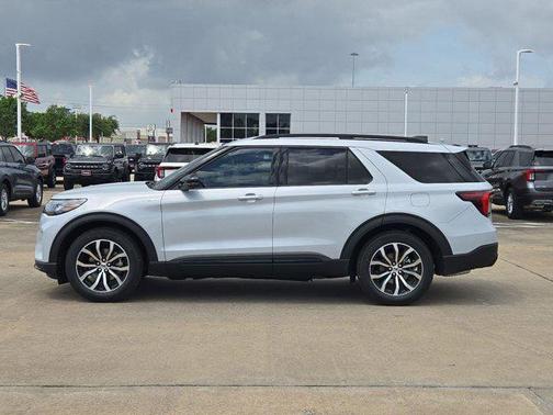 Space White Metallic 2026 Ford Explorer ST-Line