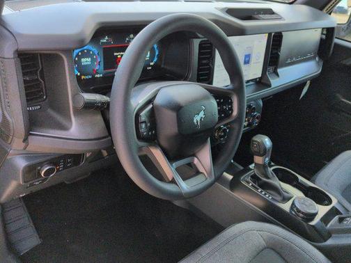 2025 Ford Bronco Base 4 Door 4x4