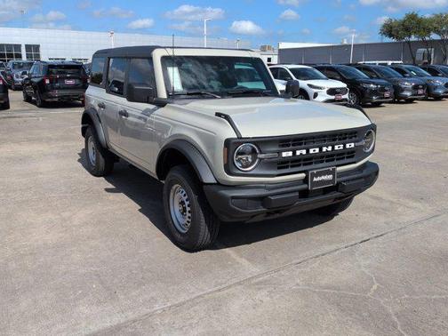 2025 Ford Bronco Base 4 Door 4x4
