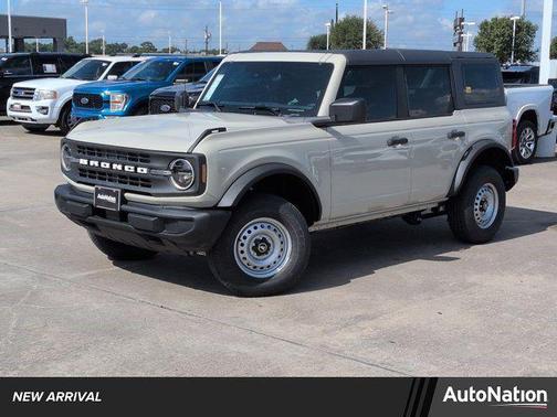 2025 Ford Bronco Base 4 Door 4x4