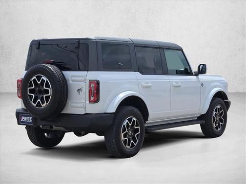 Oxford White 2024 Ford Bronco Outer Banks