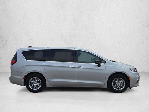 Silver Mist Clearcoat 2024 Chrysler Pacifica Touring L