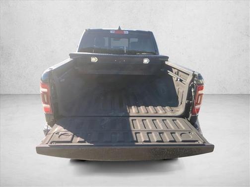 Diamond Black Crystal Pearlcoat 2021 RAM 1500 Laramie