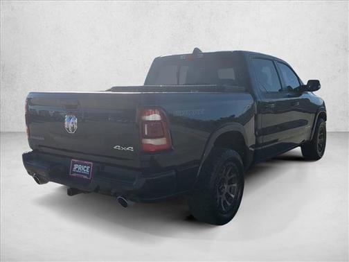 Diamond Black Crystal Pearlcoat 2021 RAM 1500 Laramie