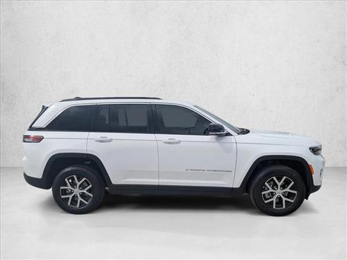 Bright White Clearcoat 2025 Jeep Grand Cherokee Limited