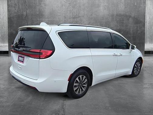 2021 Chrysler Pacifica Touring L