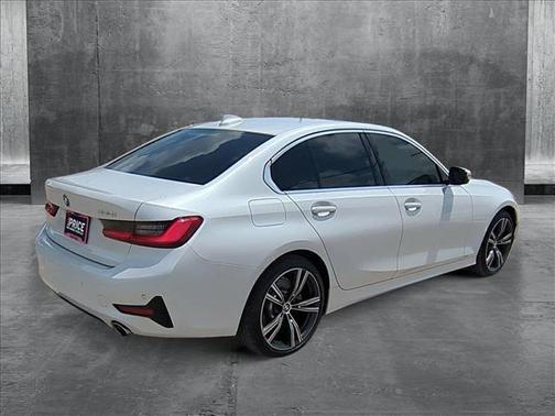 2021 BMW 330 i