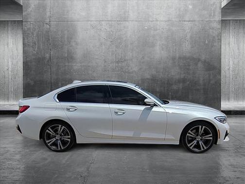 2021 BMW 330 i