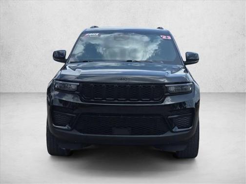 Diamond Black Crystal Pearlcoat 2023 Jeep Grand Cherokee Altitude