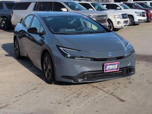 2025 Toyota Prius LE