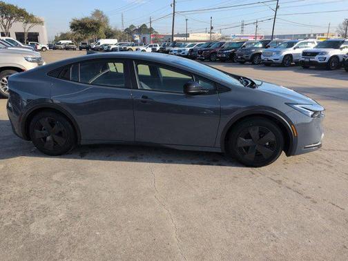 2025 Toyota Prius LE