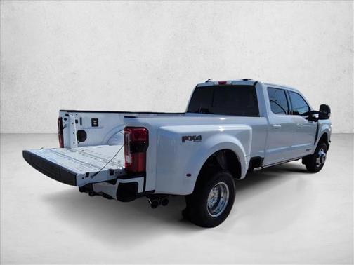 Star White Metallic Tri-Coat 2026 Ford F-350 Platinum