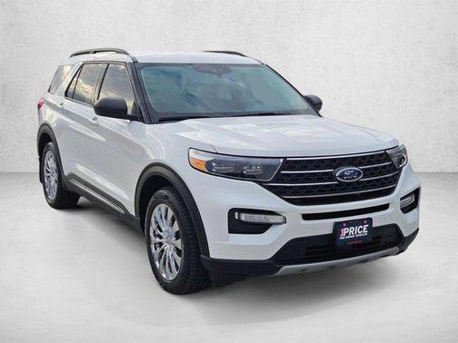 Star White Metallic Tri-Coat 2023 Ford Explorer XLT