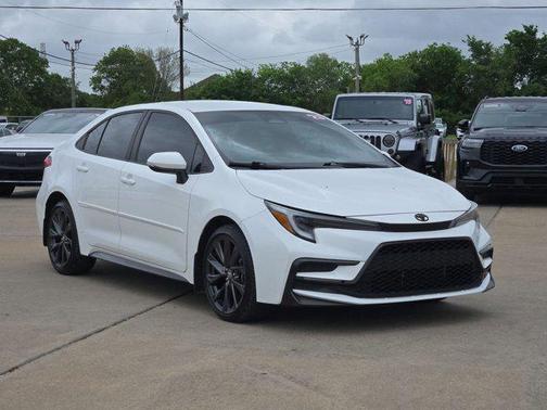 Ice Cap 2023 Toyota Corolla SE